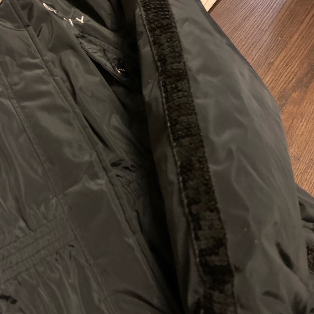 DKNY girls black coat with fur around the hood. Gently used. Size S(7,8). - Picture 4 of 6